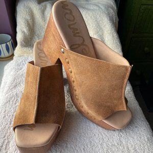 Suede open-toe clogs